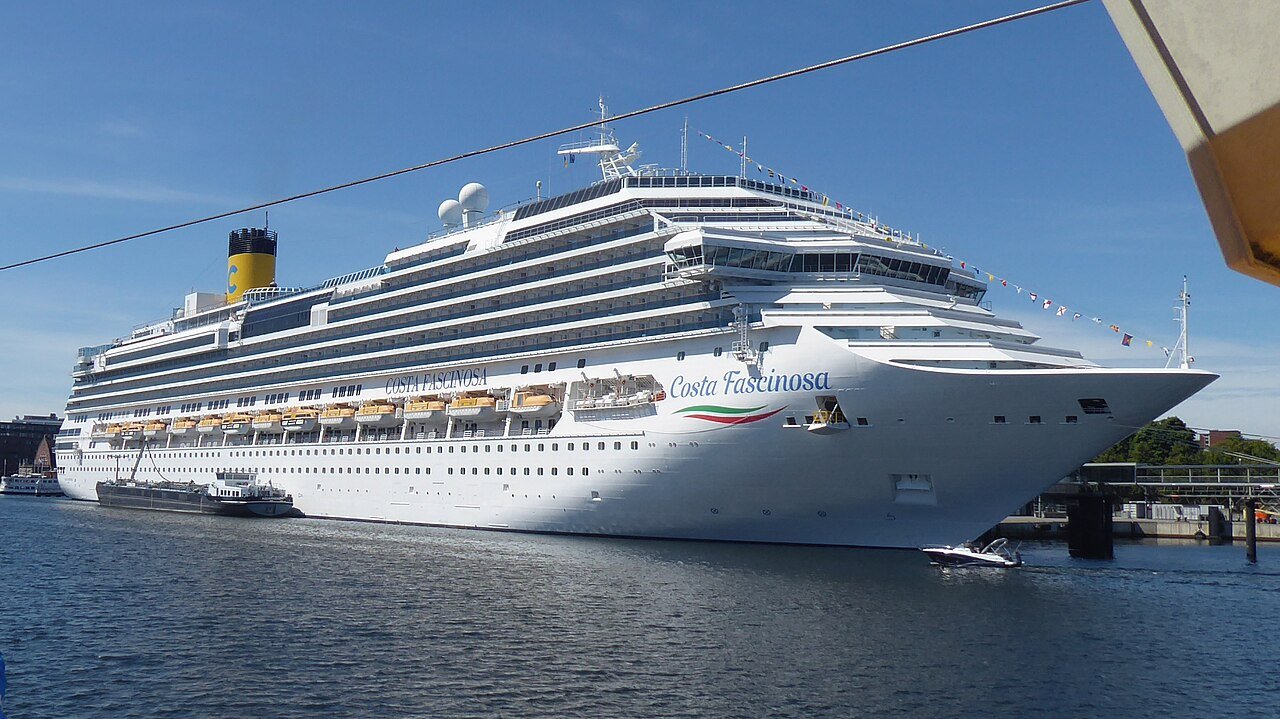 The cruise ship Costa Fascinosa